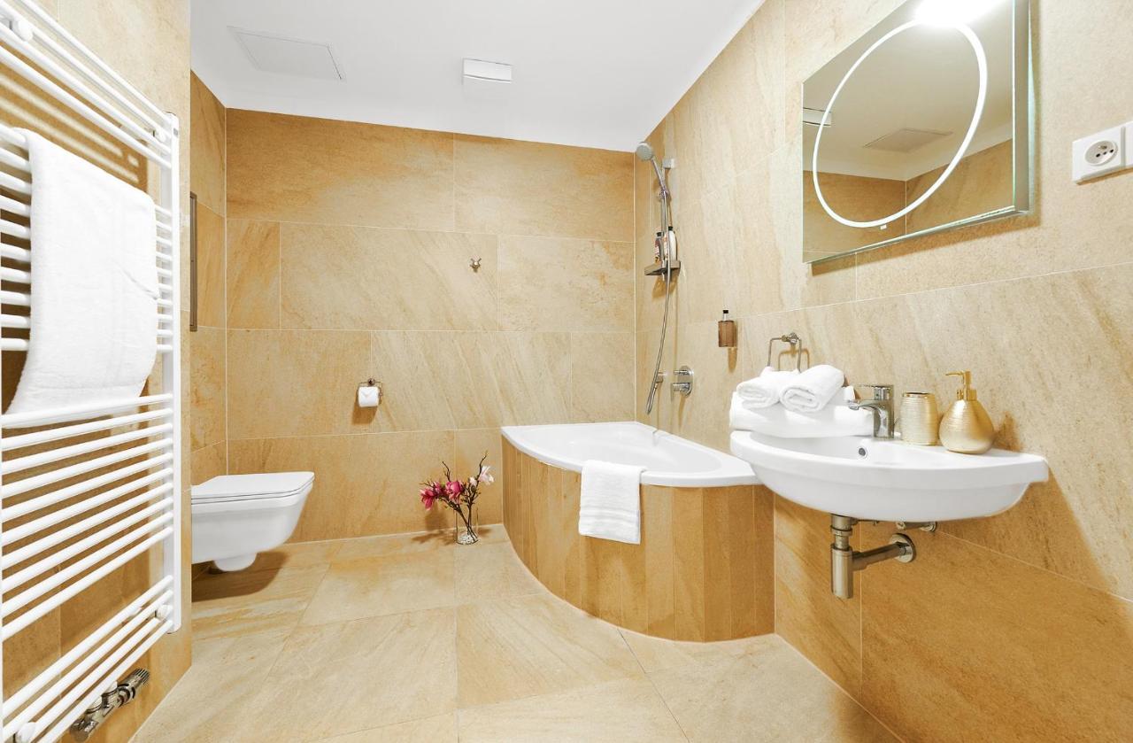 Rybna 9- Old Town Apartment *
